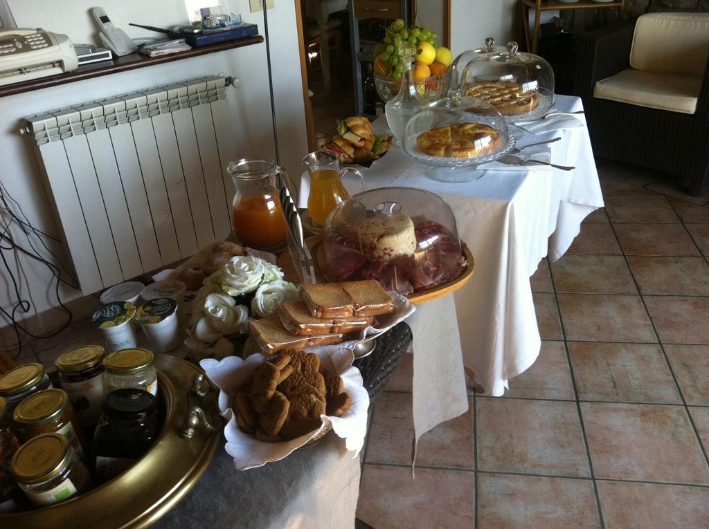 Casa Tipica Siciliana Patronale Tremetrisoprailcielo Con Vista, Colazione Interna In Terrazzo Panoramico Frühstückspension 2*