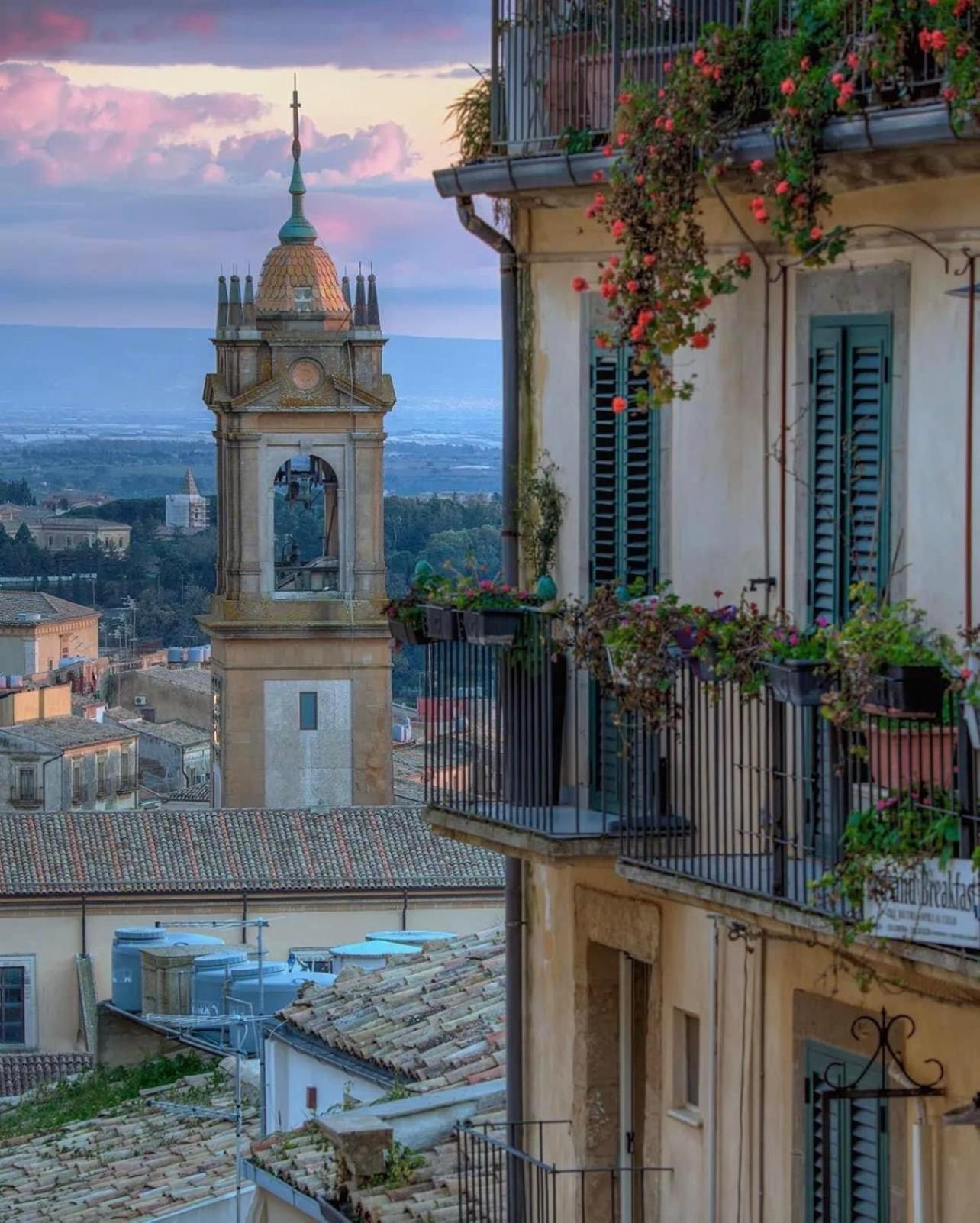 Frühstückspension Casa Tipica Siciliana Patronale Tremetrisoprailcielo Con Vista, Colazione Interna In Terrazzo Panoramico 2*